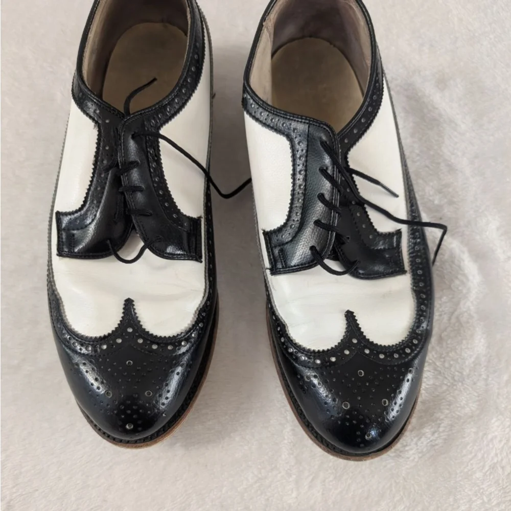 Hyde Vintage Black & White Wingtaill Bowling Oxfords Shoes - Size 8
